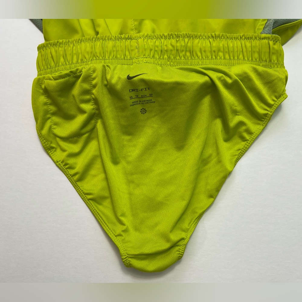 Nike Women's Dri-fit Tempo Track 3.5 Shorts in Bright Cactus Size: XS - NWT - Picture 11 of 11